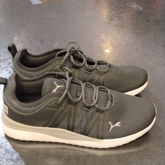 Puma sneakers  - Picture 1 of 6